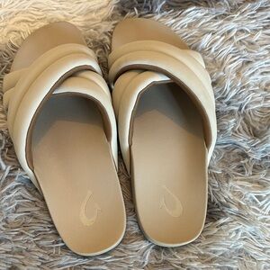 OluKai Cream Slide Sandals